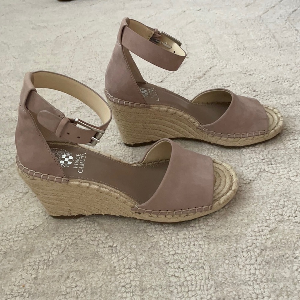 Vince Camuto Espadrille Wedge Sandal, Never Worn, dusty mink, size 8M
